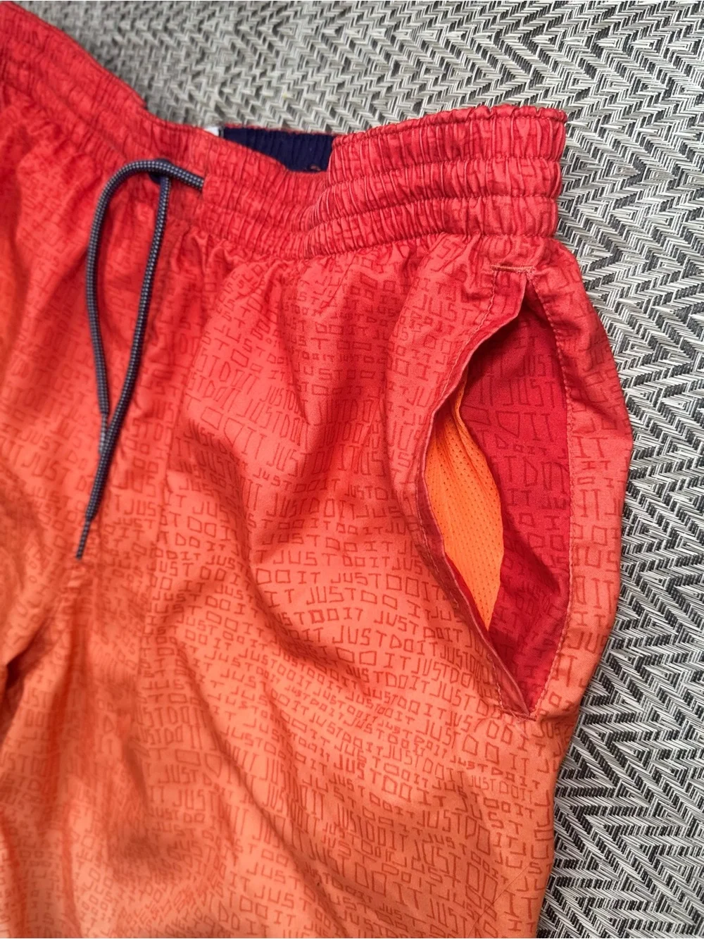 Nike Men’s Large Gradient Just Do It Swim Trunks Mesh Lined Shorts